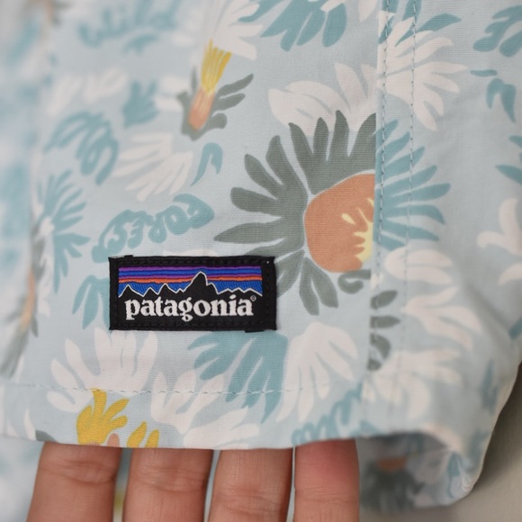 Brand new Patagonia baggie shorts floral pattern - Picture 2 of 7